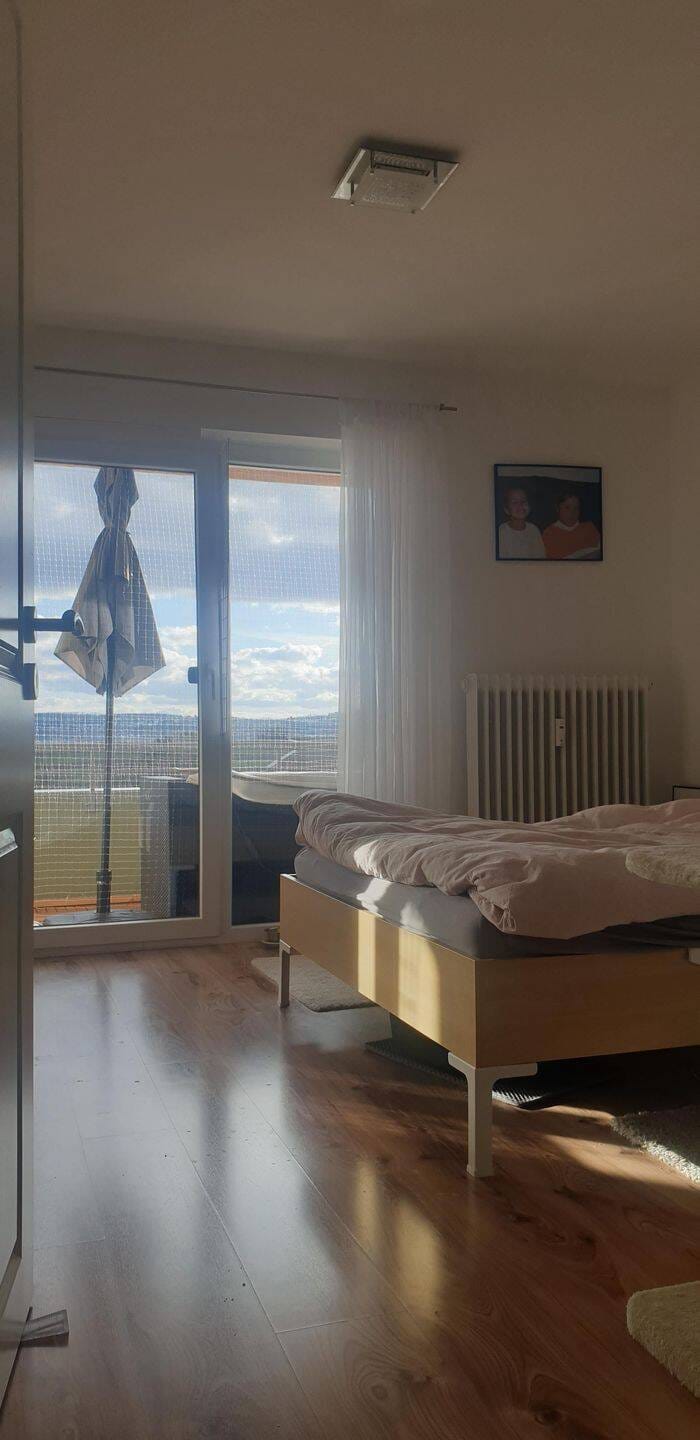 Immobilie in Ditzingen - Leere 3-Zi-ETW - Innen neu 2013 - Aussicht - ruhige Lage - BESICHTIGUNG FR, 24.4.26 - Bild 3