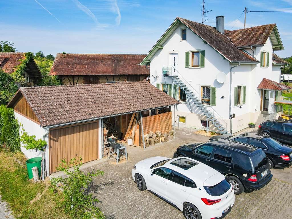 Immobilie in Salem - GROSSZÜGIGES WOHNHAUS MIT AKTUELL 3 WOHNUNGEN - Bild 0