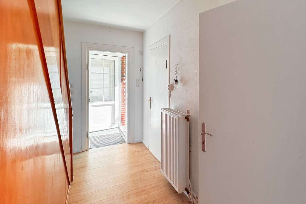 Immobilie in Cadenberge - Einfamilienhaus mit viel Gestaltungsmöglichkeit in toller, sonniger Lage, Obj.8573 - Bild 2