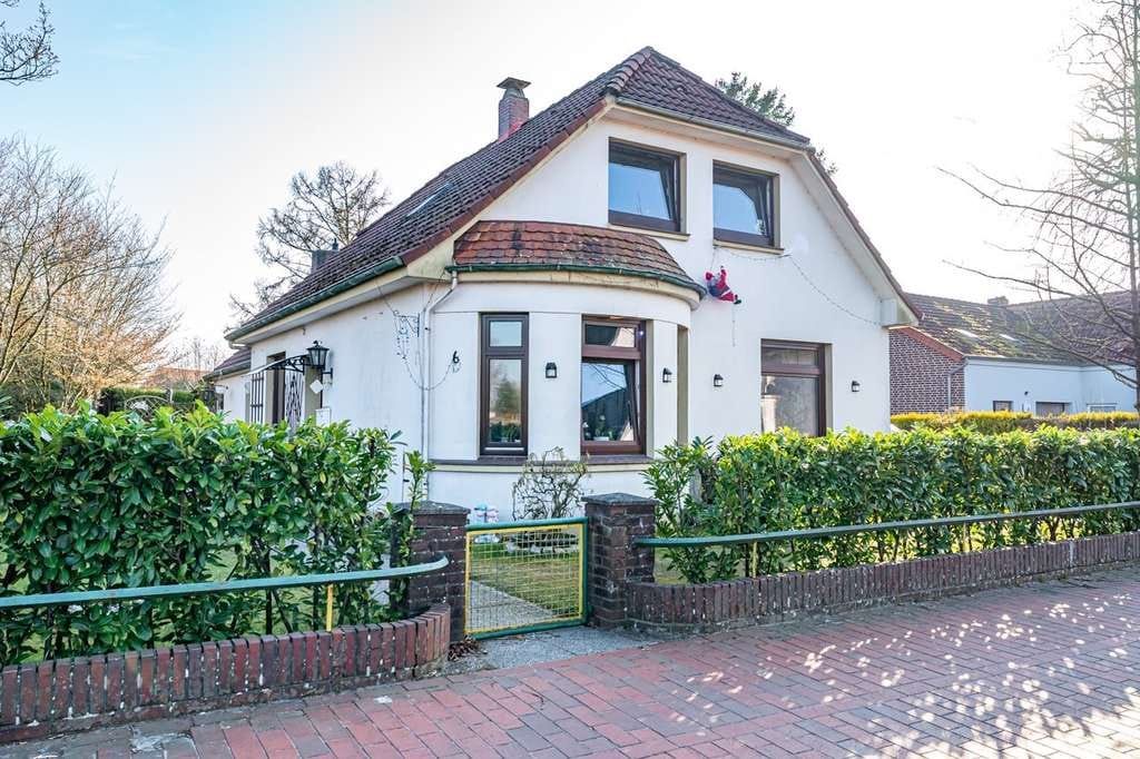 Immobilie in Zetel - Charmantes und bezugsfreies Einfamilienhaus  - Bild 3
