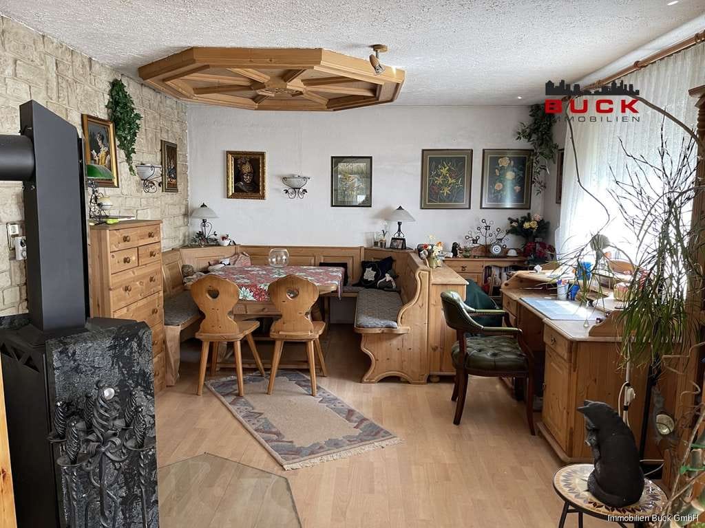 Immobilie in Steinheim am Albuch - Genau die richtige Größe...... Einfamilienhaus mit Garage und Garten - Bild 3