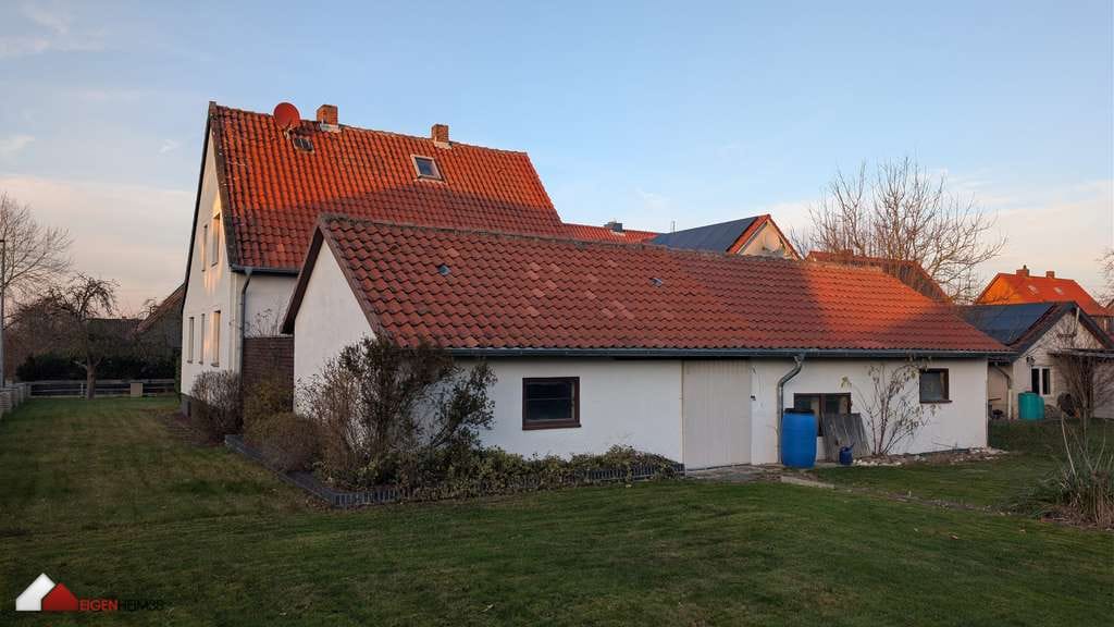 Immobilie in Cremlingen - Solides Einfamilienhaus auf großem Eckgrundstück in beliebter Lage von Cremlingen-Schandelah - Bild 2