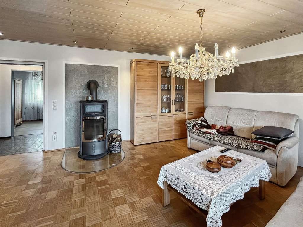 Immobilie in Haag - Gepflegtes Zweifamilienhaus mit Wintergarten, großem Grundstück &amp; Entwicklungspotenzial in Haag - Bild 3