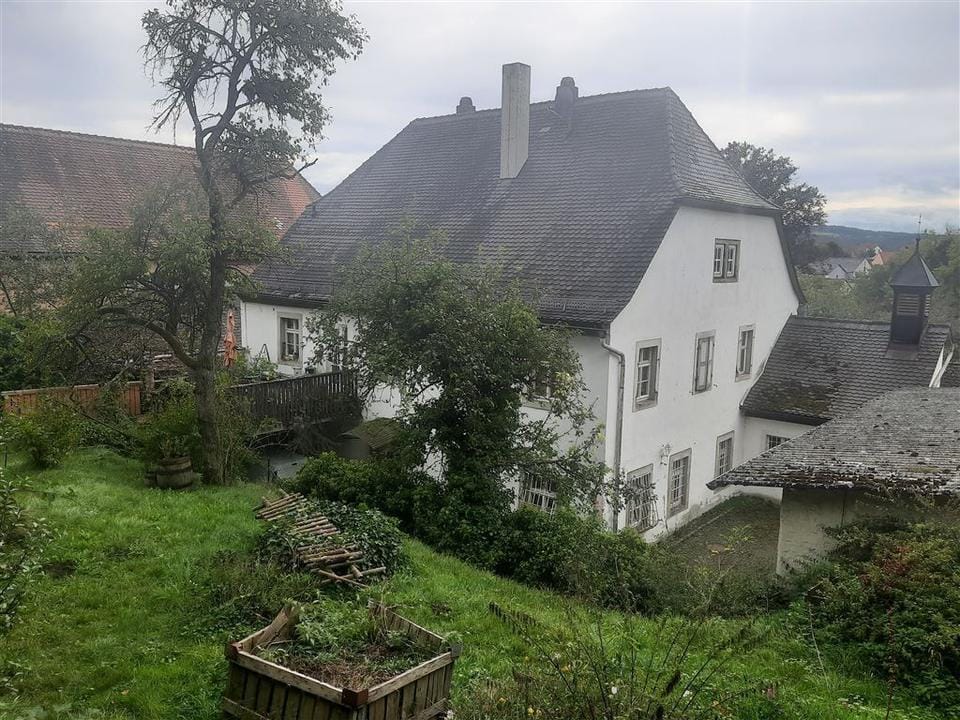 Immobilie in Schlüsselfeld - *Einzigartiges Juwel* Stilvolles Pfarrhaus mit traumhaftem Garten - Bild 0