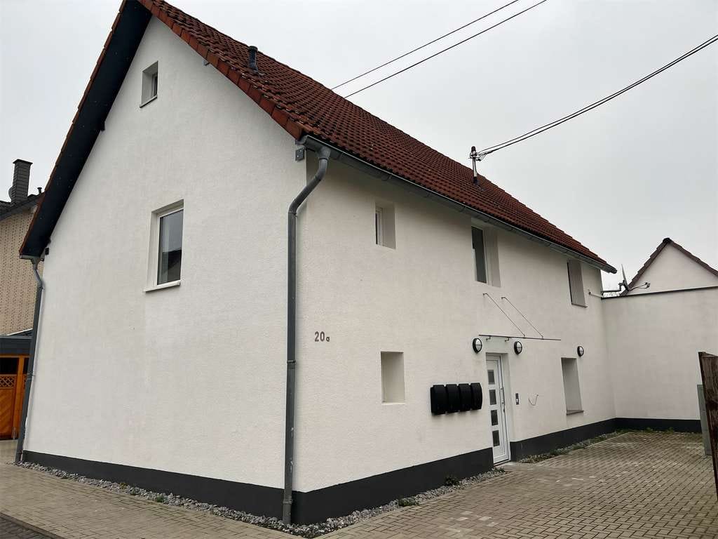 Immobilie in Dernbach (Westerwald) - Solide vermietet: Modernisiertes 4-Parteien-Mehrfamilienhaus in guter Wohnlage,nach WEG aufgeteilt! - Bild 0
