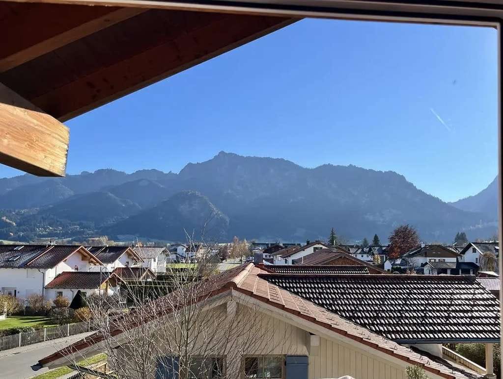 Immobilie in Schwangau - 3-Zimmer DG Wohnung m. Berg- u. Schlossblick in Schwangau, Nähe Forggensee - Bild 0
