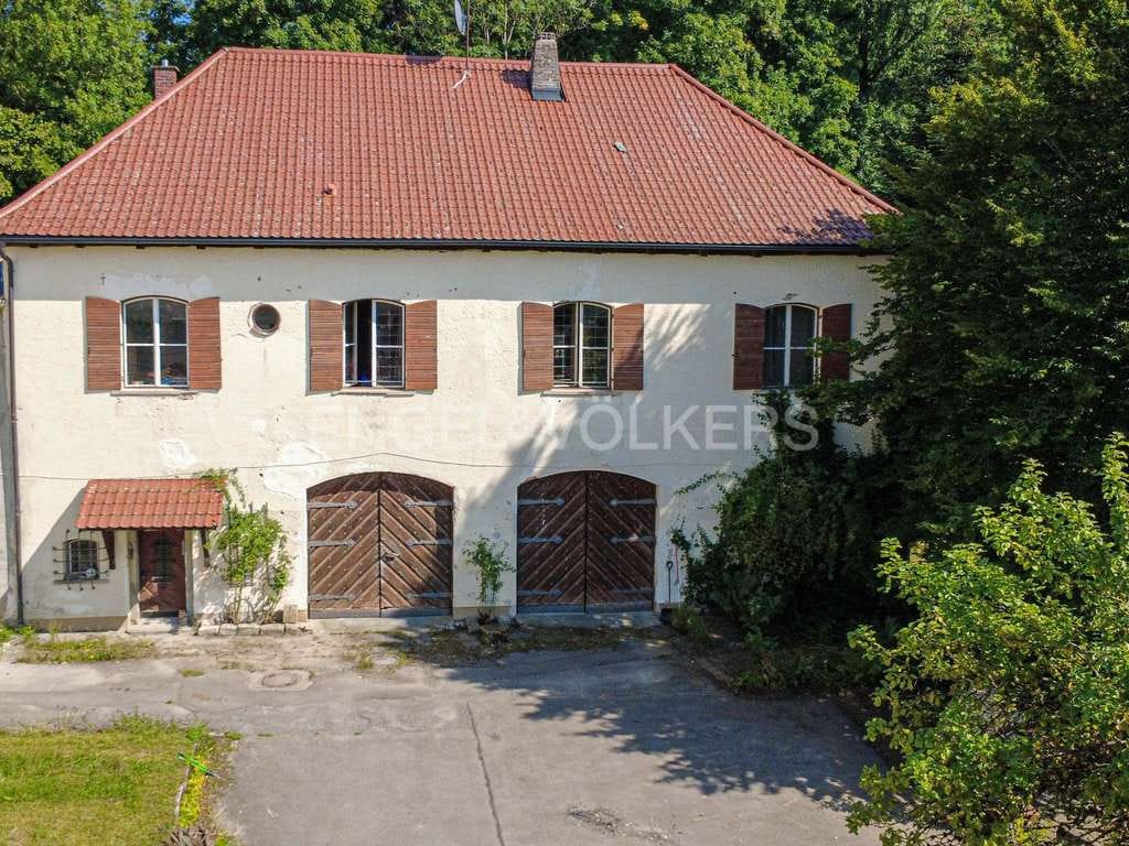 Immobilie in Steingaden - Unternehmer & Investor gesucht für ehemalige Villa mit großem Gartengrundstück im historischen Kl... - Bild 0