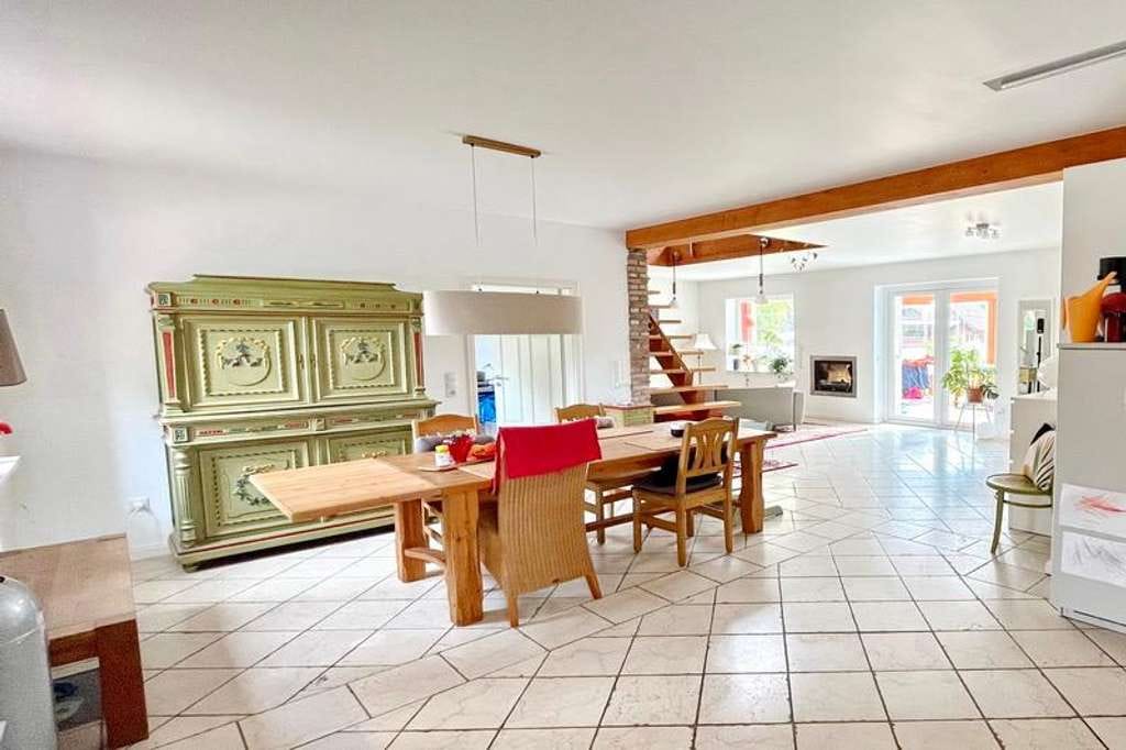 Immobilie in Alveslohe - Energieeffizienzhaus mit Doppelgarage im Einfamilienhausstil - Bild 4