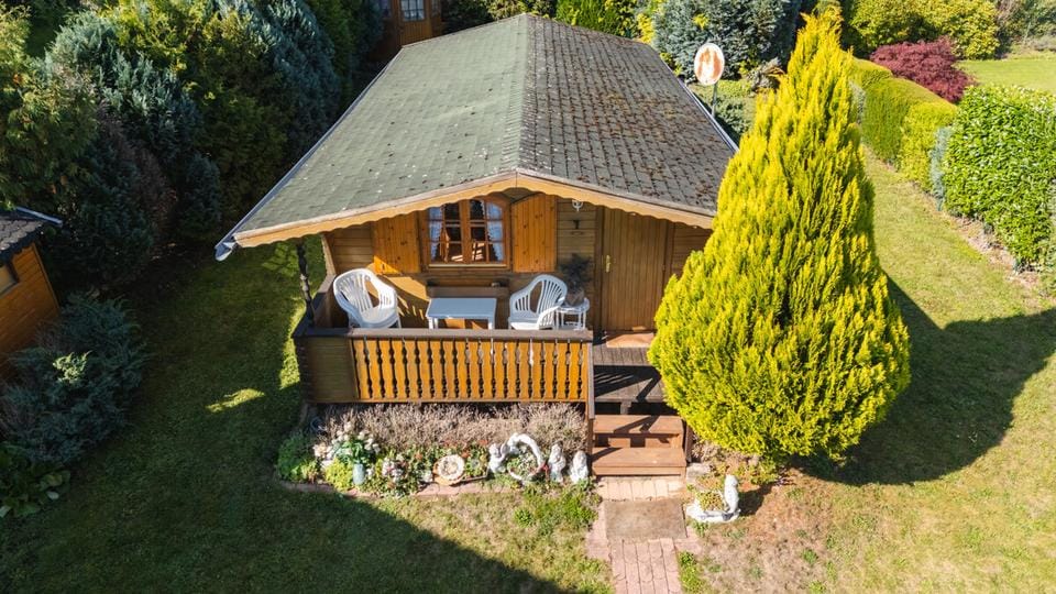 Immobilie in Breitscheid - Kleines, charmantes Ferienhaus, dem Alltag entfliehen. In bester Lage von Breitscheid-Siebenmorgen - Bild 0