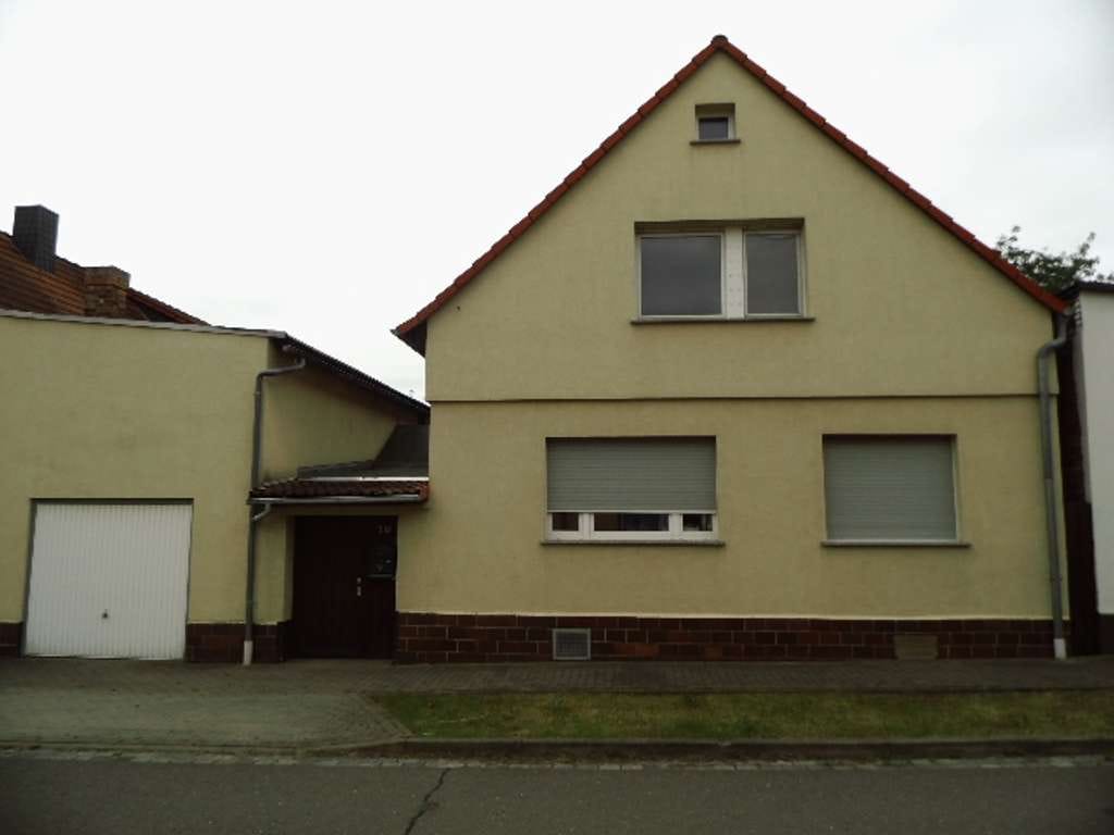 Immobilie in Klostermansfeld - Einfamilienhaus mit Garage in Klostermansfeld zu verkaufen - Bild 1
