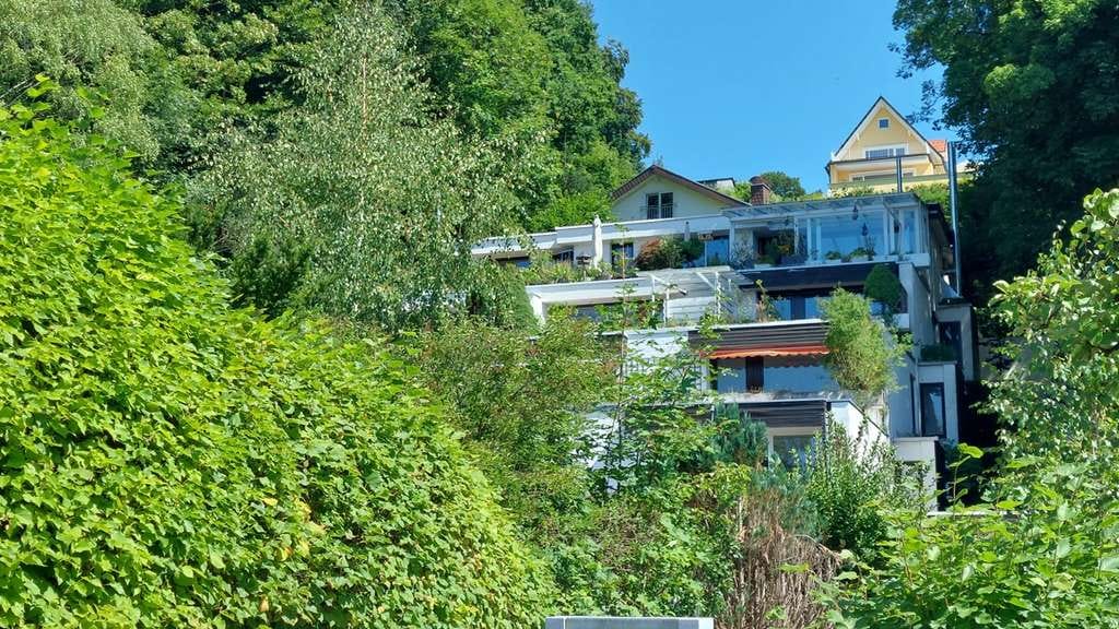 Immobilie in Herrsching am Ammersee - Große Eigentumswohnung mit Blick auf den Ammersee - renovierungsbedürftig - Bild 0