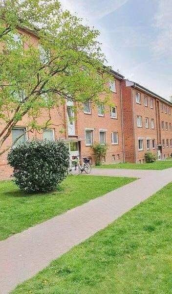 Immobilie in Geesthacht - Familienfreundliche Umgebung - vermietete. ca. 81,21 m² große Wohnung mit Balkon - provisionsfrei - Bild 0