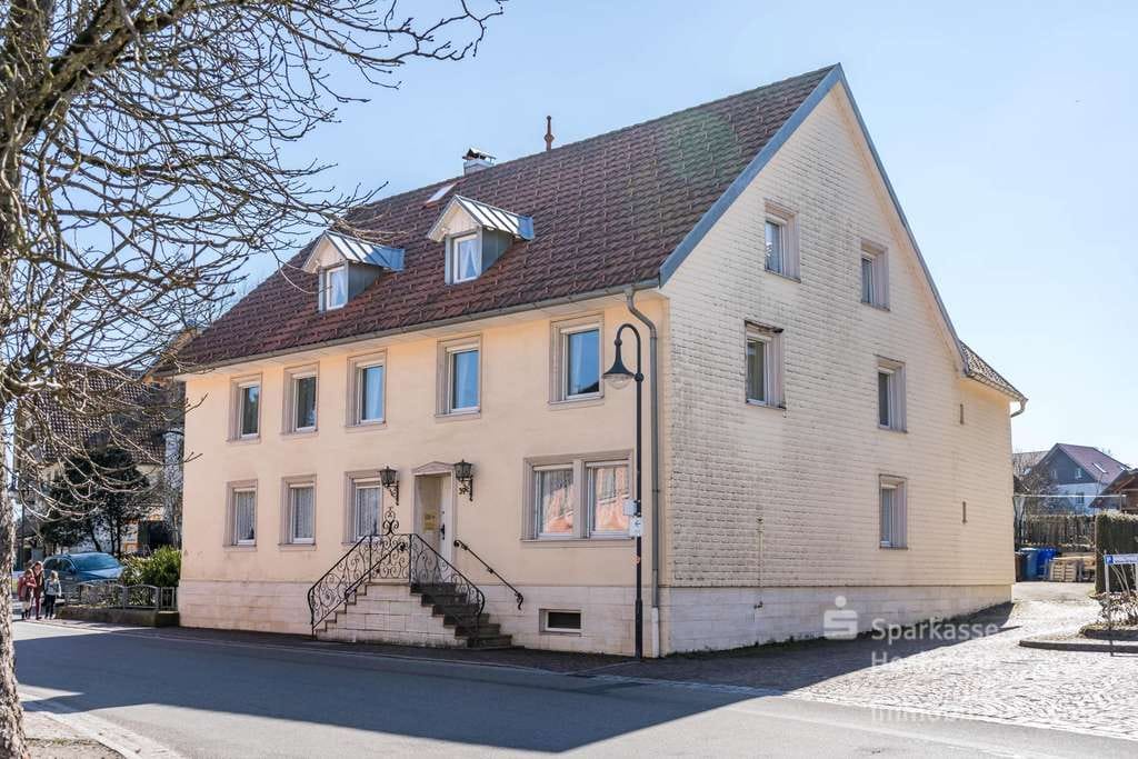 Immobilie in Görwihl - Ein-/Zweifamilienhaus mit Villencharakter und pflegeleichter Außenanlage - Bild 1