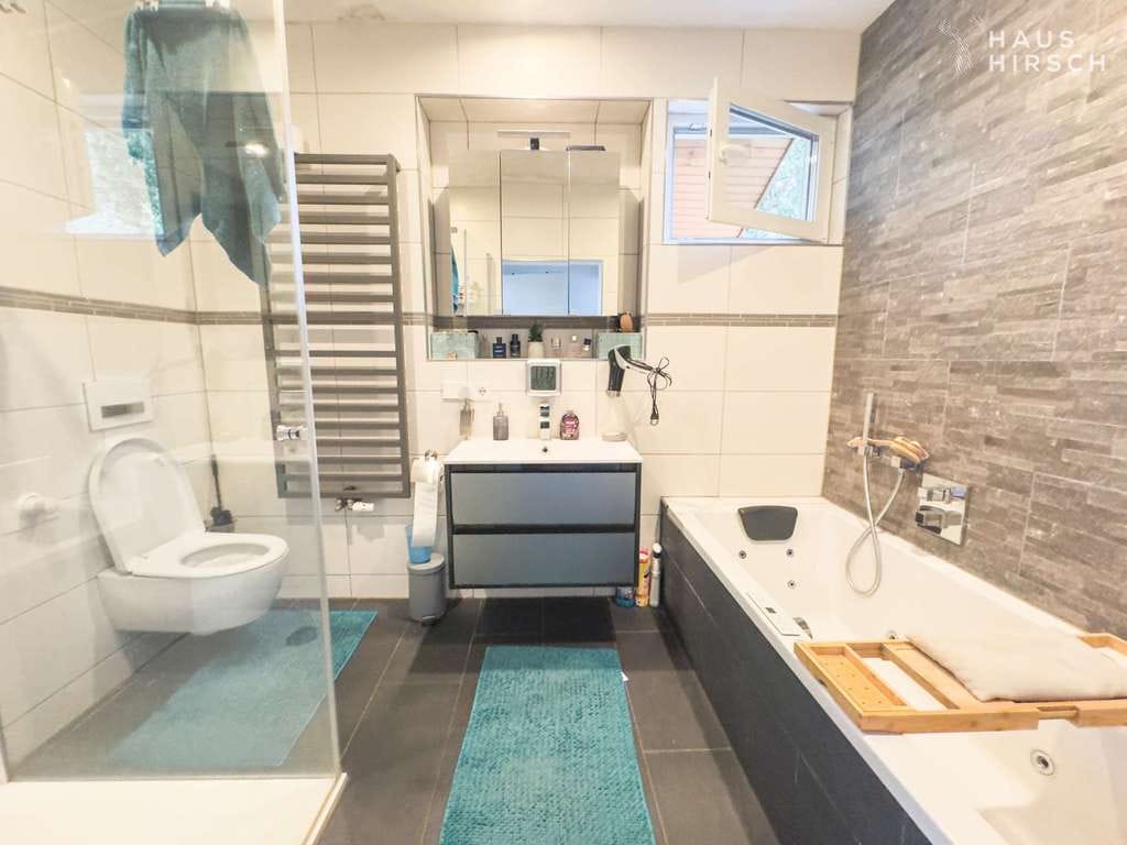 Immobilie in Dobel - Exklusives EFH mit Indoor-Pool, 10 Zimmern und großem Grundstück in Dobel - Bild 4