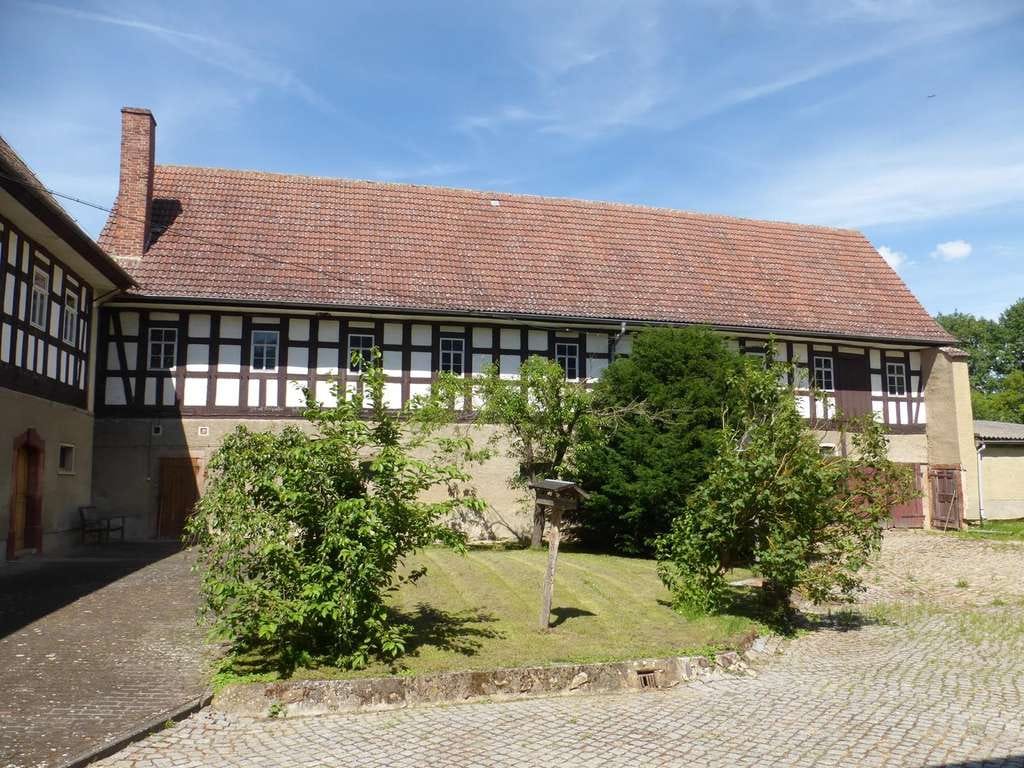 Immobilie in Nobitz - Denkmalgeschütztes historisches Bauerngehöft mit Scheune, Stallgebäude und ca. 1 ha Land in Nobitz - Bild 3