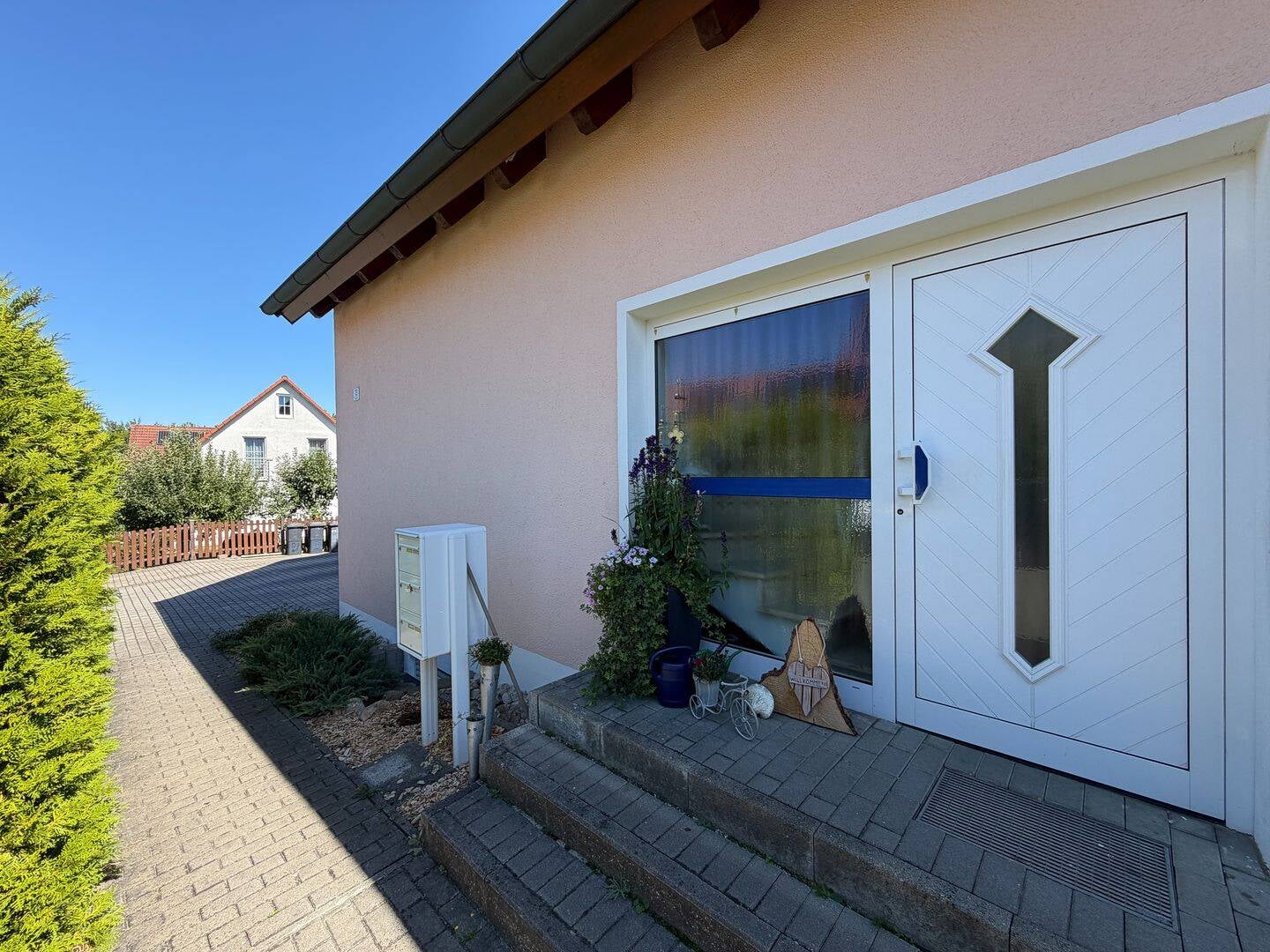 Immobilie in Illschwang - Teilvermietetes, modernes Mehrfamilienhaus in ruhiger Wohnlage von Illschwang! - Bild 3
