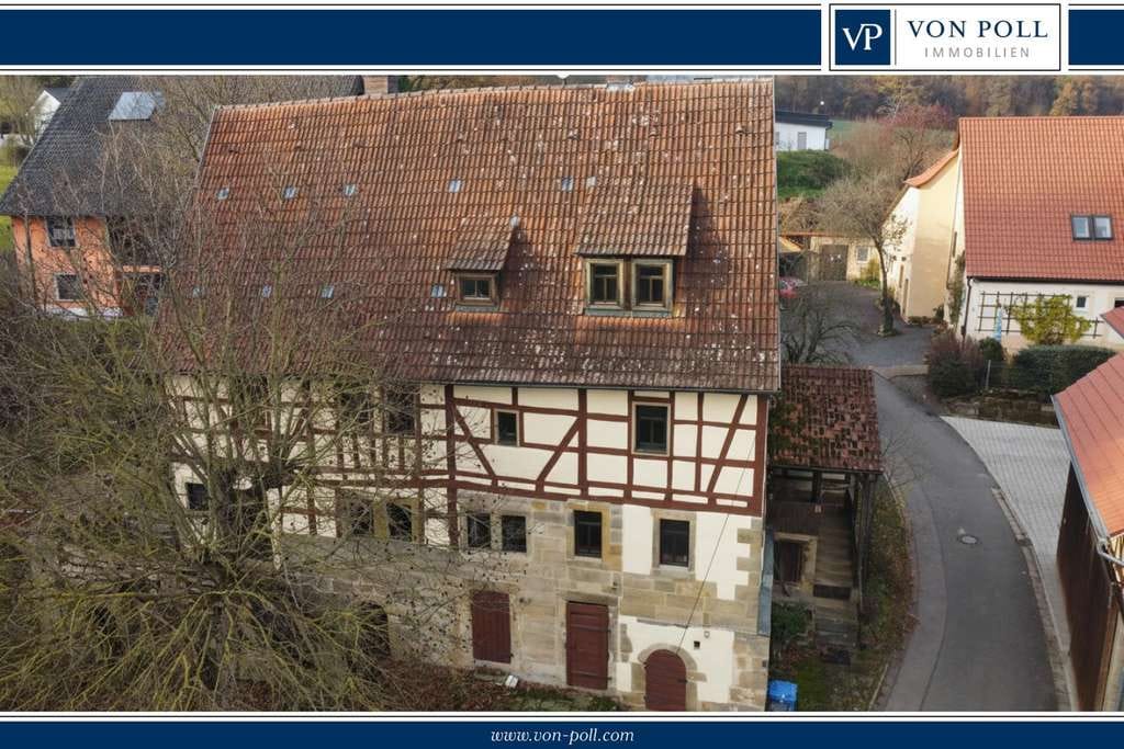 Immobilie in Rentweinsdorf - Seltene Gelegenheit: Denkmalgeschütztes Fachwerkhaus mit Charme - Bild 0