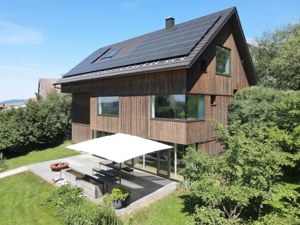 Immobilie in Rottenbuch - Unverbaubarer Weitblick auf 16.166 m² Grund, Architektenhaus in sonniger Höhenlage - Bild 0