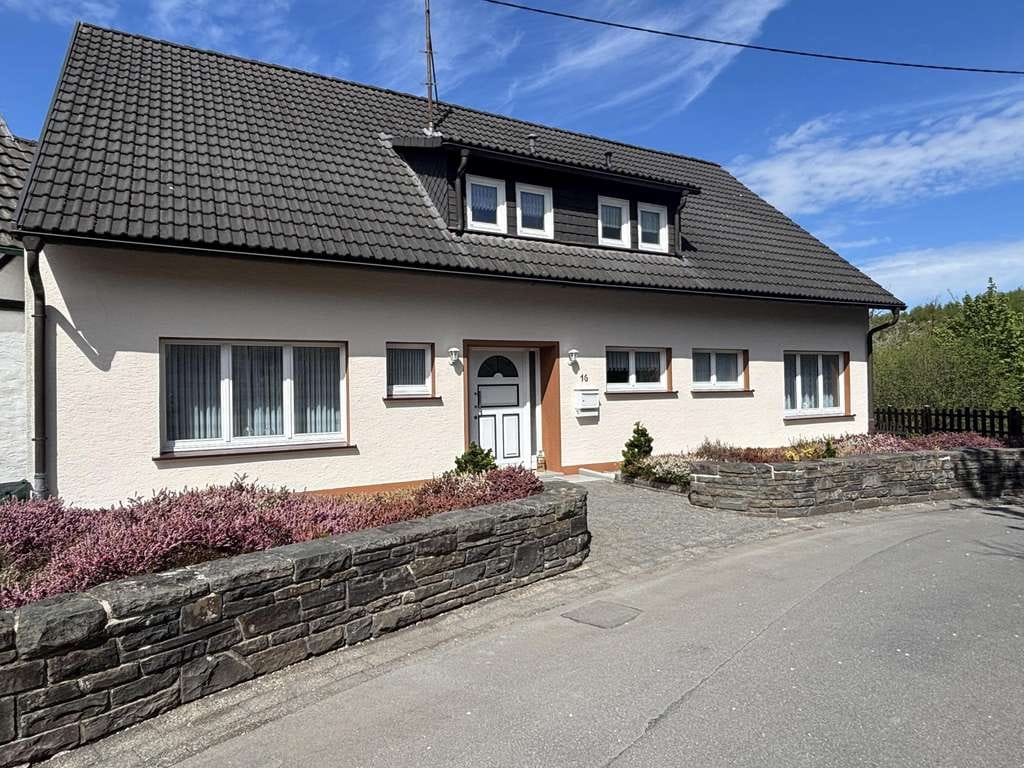 Immobilie in Gummersbach - Viel Platz im und ums Haus! - Bild 2