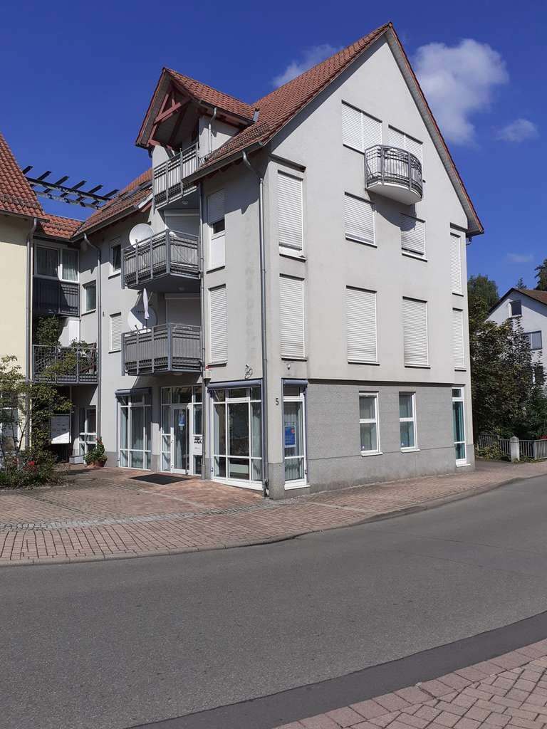 Immobilie in Rohrdorf - Rohrdorf, 4-Zimmer-EG-ETW, 2 KFZ-Stell-Plätze, in Zentrumslage. PROVISIONSFREI. - Bild 1