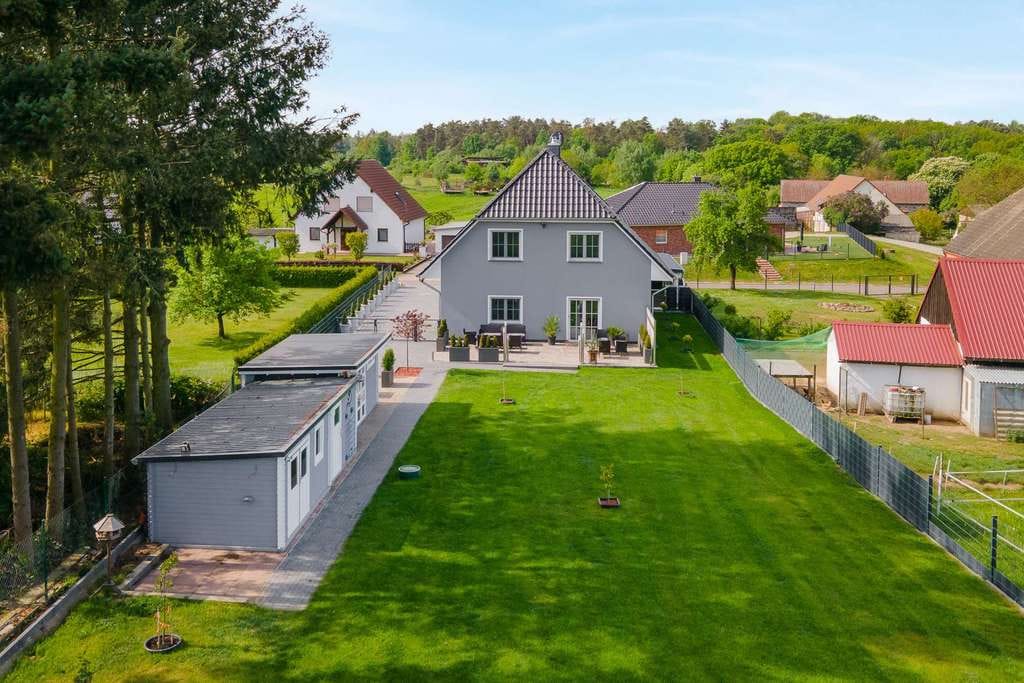 Immobilie in Falkenberg - A+ Energieeffizienz, Luftwärmepumpe, Photovoltaik, Einbauküche: Modernes Einfamilienhaus Falkenberg - Bild 2