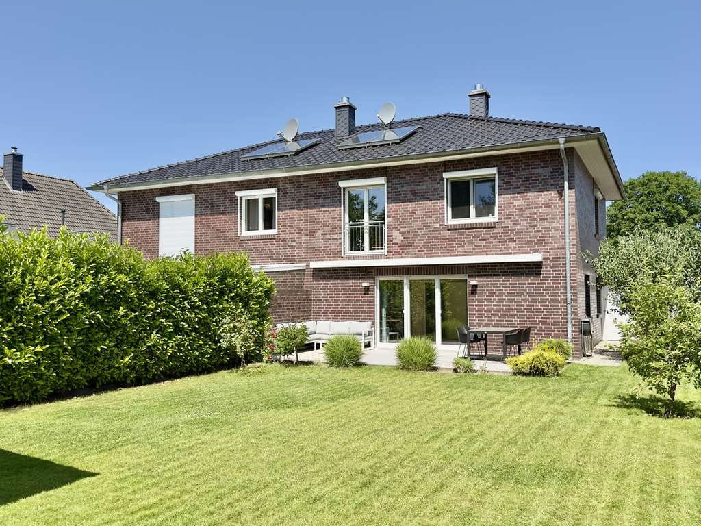Immobilie in Witzhave - Modernes Zuhause mit Südgarten, Doppelcarport und Blick ins Grüne | Provisionsfrei - Bild 0