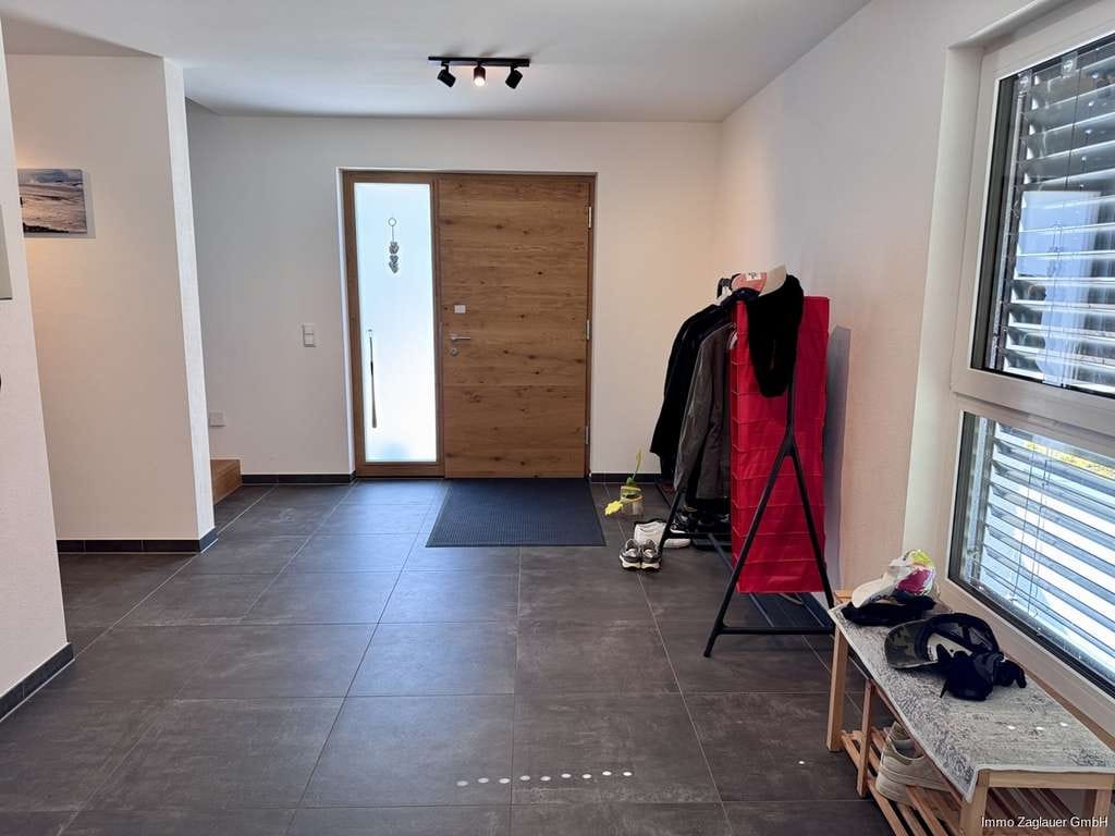 Immobilie in Auerbach - Einziehen statt bauen: A+ Traumhaus mit Einliegerwohnung & Waldblick in Auerbach - Bild 4