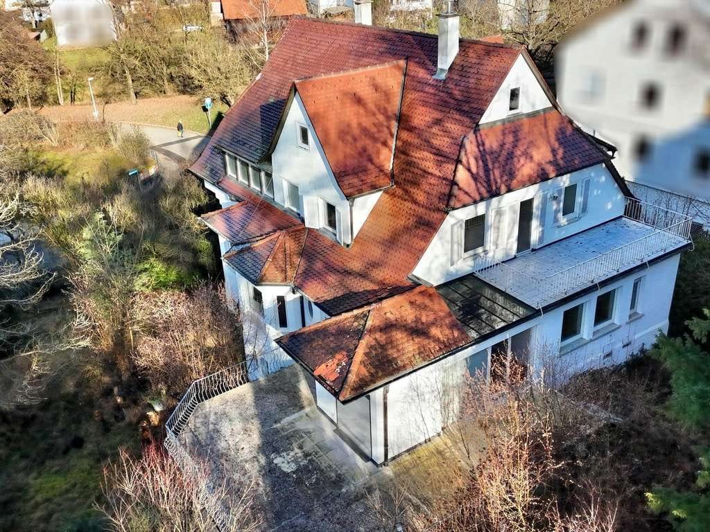 Immobilie in Dußlingen - Villenanwesen mit 3 Wohneinheiten - seltene Gelegenheit für Investoren - Bild 1