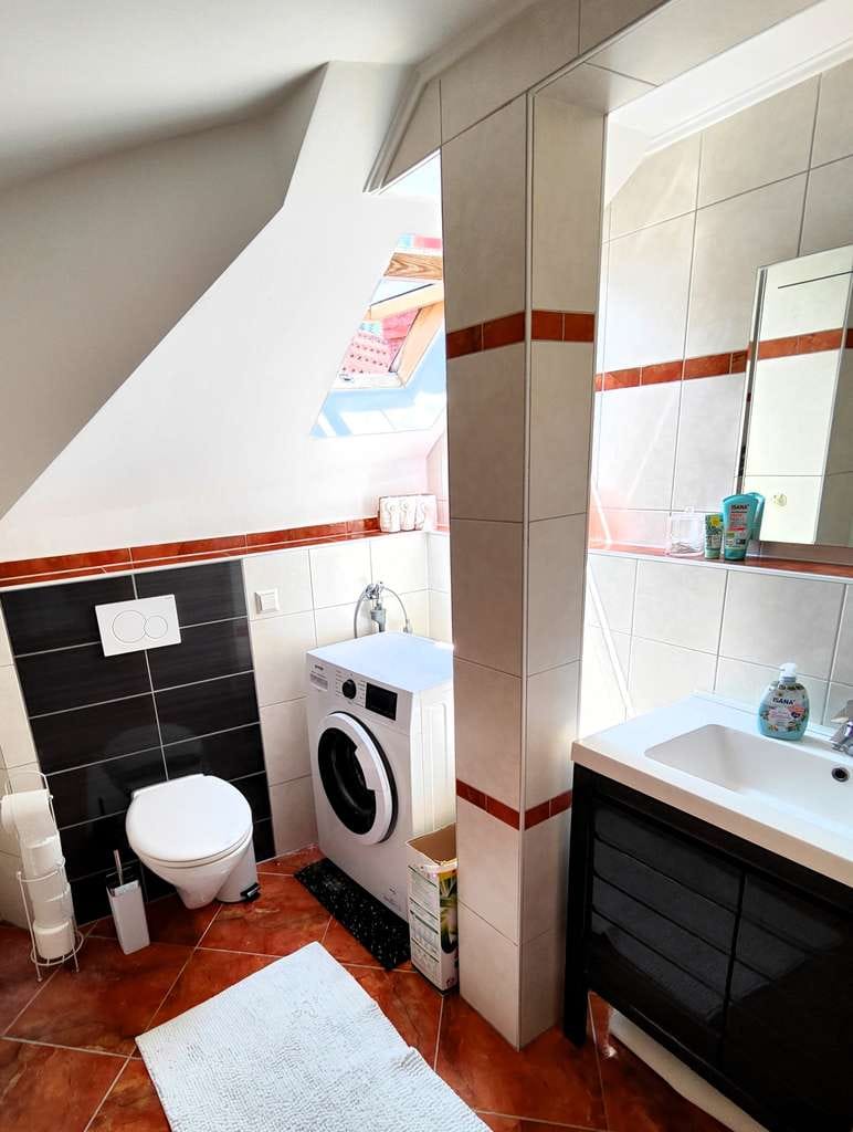 Immobilie in Bad Urach - Wohnen oder investieren – gepflegte 3-Zimmer-Dachgeschosswohnung in Bad Urach - Bild 4