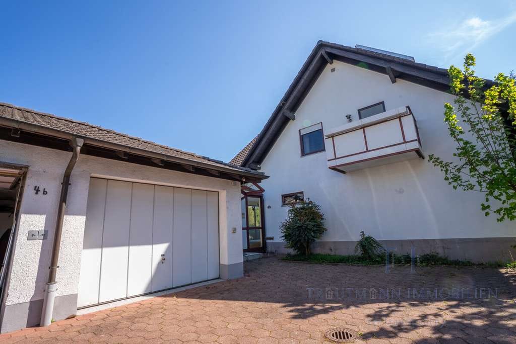 Immobilie in Bühl - Charmantes großzügiges Einfamilienhaus mit schönem Garten - Bild 2