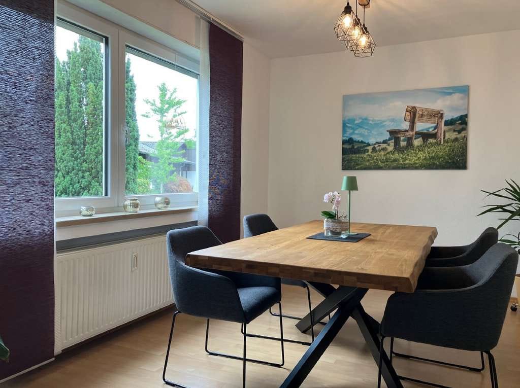 Immobilie in Balzheim - Unabhängig von steigenden Energiekosten! 2-Fam.-Haus mit PV-Anlage, Wärmepumpe & E-Mobilität - Bild 3