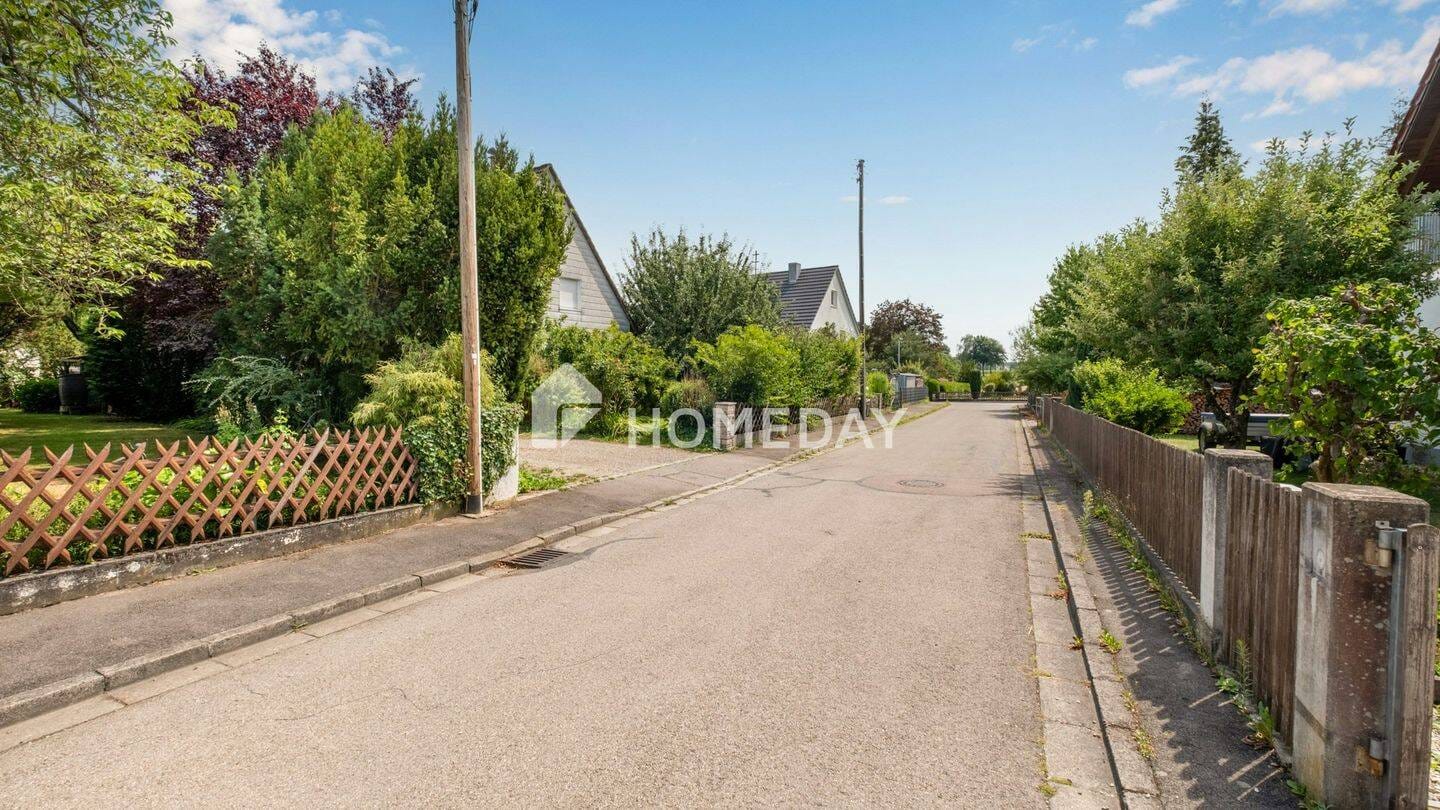 Immobilie in Welden - Zweifamilienhaus in ruhiger Ortsrandlage mit zwei Wohneinheiten und großem Grundstück - Bild 4