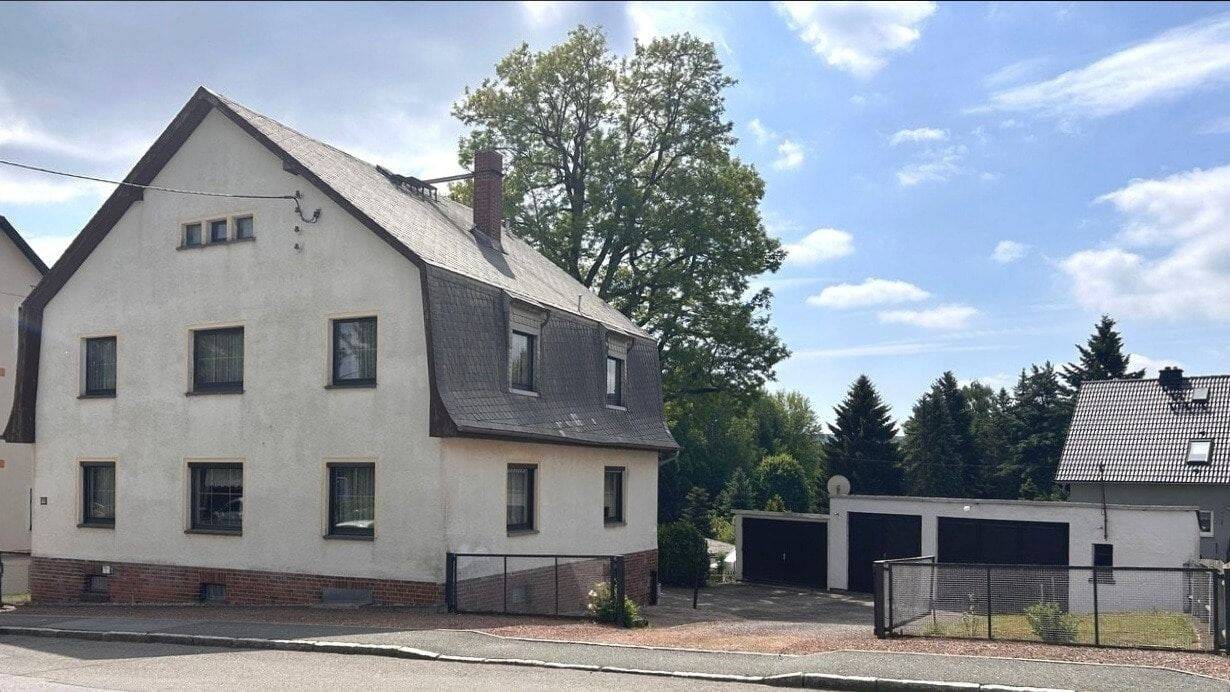Immobilie in Stollberg/Erzgebirge - Familienhaus mit viel Platz für Hobbies! - Bild 1