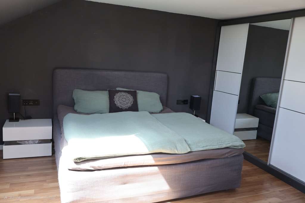 Immobilie in Rechberghausen - Lichtdurchflutete Dachgeschosswohnung mit Einzelgarage in ruhiger Sonnenberg-Lage – provisionsfrei - Bild 4