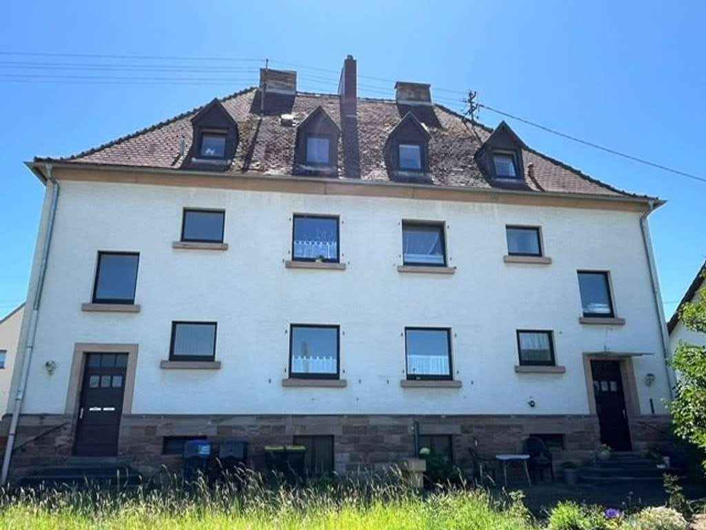 Immobilie in Lebach - LEBACH : Solides vermietetes 4 - Familienhaus mit CHARAKTER und POTENTIAL !  - Bild 2