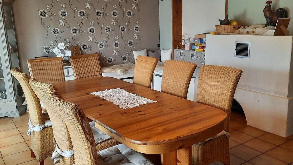 Immobilie in Dietingen - Großzügiges Wohnen in gepflegter Umgebung            
 -Zweifamilienhaus mit Einliegerwohnung- - Bild 1