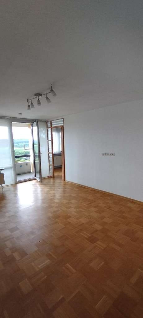 Immobilie in Neckartenzlingen - Neckartenzlingen - "Eichwasen", sonnige  3,5-Zi. Eigentumswhg. mit überdachten Balkon Top Ausblick - Bild 4