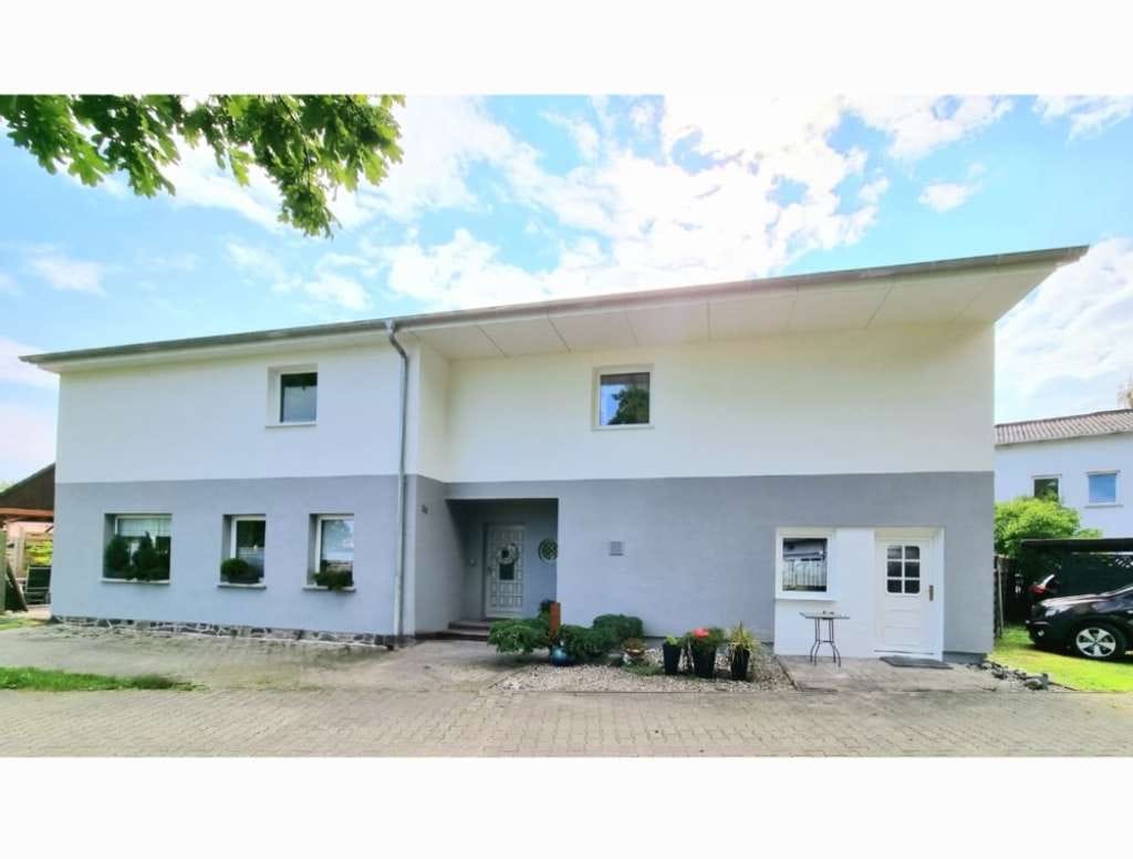 Immobilie in Bergen auf Rügen - Familientraum an Rügens Boddenküste: Ihr neues Zuhause mit Platz für Generationen! - Bild 1