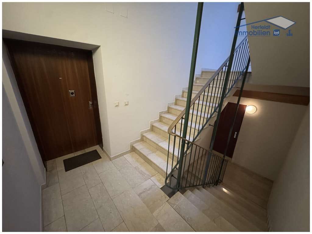 Immobilie in Kaufering - Modernisierte 3-Zimmer-Wohnung mit Süd-Balkon und TG-Stellplatz in zentraler Lage - Bild 4