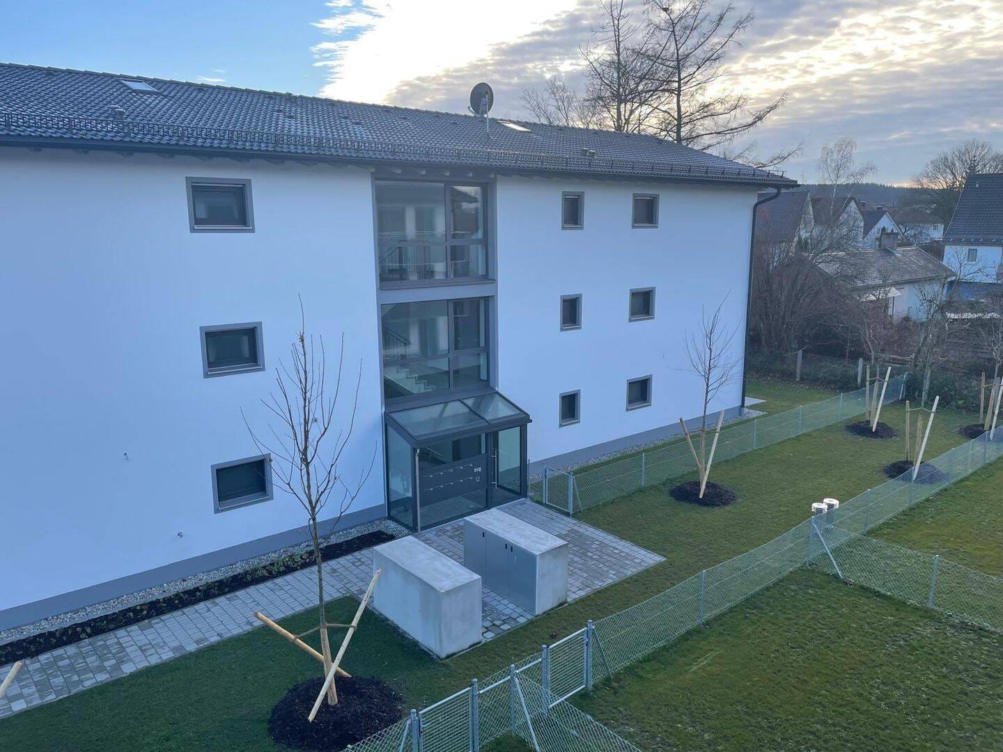 Immobilie in Anzing - Mozartpark in Anzing: Hochwertige 3-Zimmerwohnung mit Charme mit großem Balkon - Bild 1