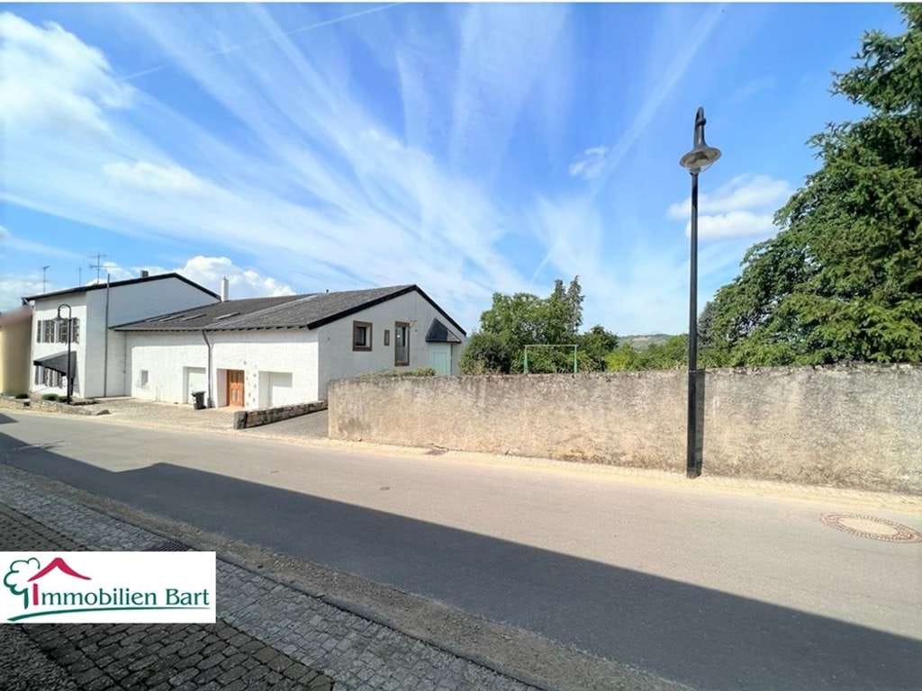Immobilie in Perl - INVESTOREN AUFGEPASST!!! WOHNHAUS MIT 3 WOHNUNGEN & BAUGRUNDSTÜCK (8AR) IN BESTER LAGE VON NENNIG - Bild 0