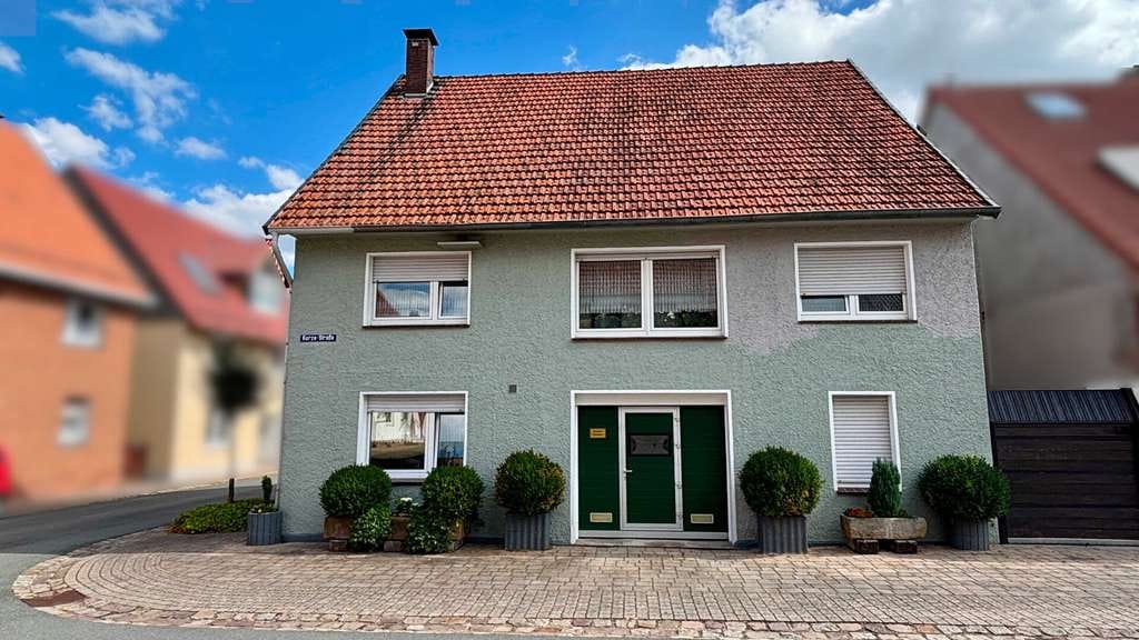 Immobilie in Willebadessen - Einfamilienhaus mit Garten und zusätzlicher Erholungsfläche - Bild 2