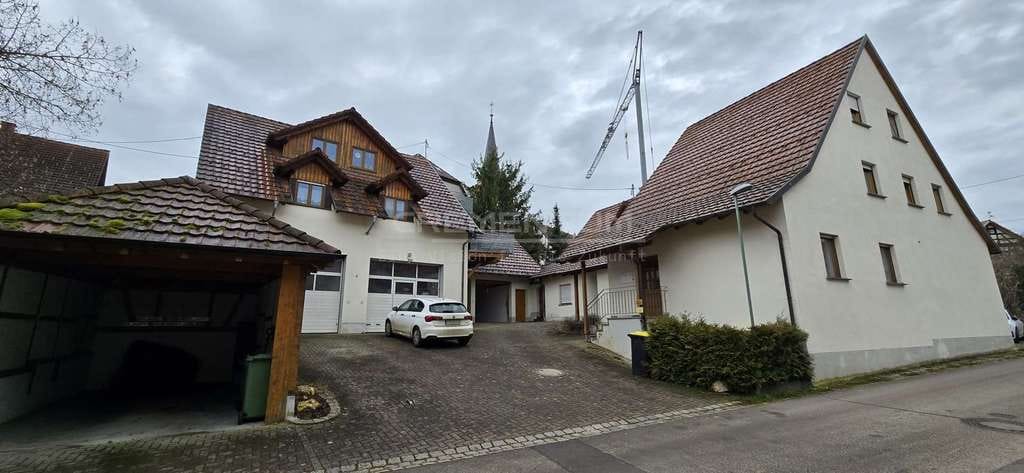 Immobilie in Blumberg - MFH-Ensemble mit 5 Wohnungen & Lager/Halle – solide Kapitalanlage (provisionsfrei) - Bild 0