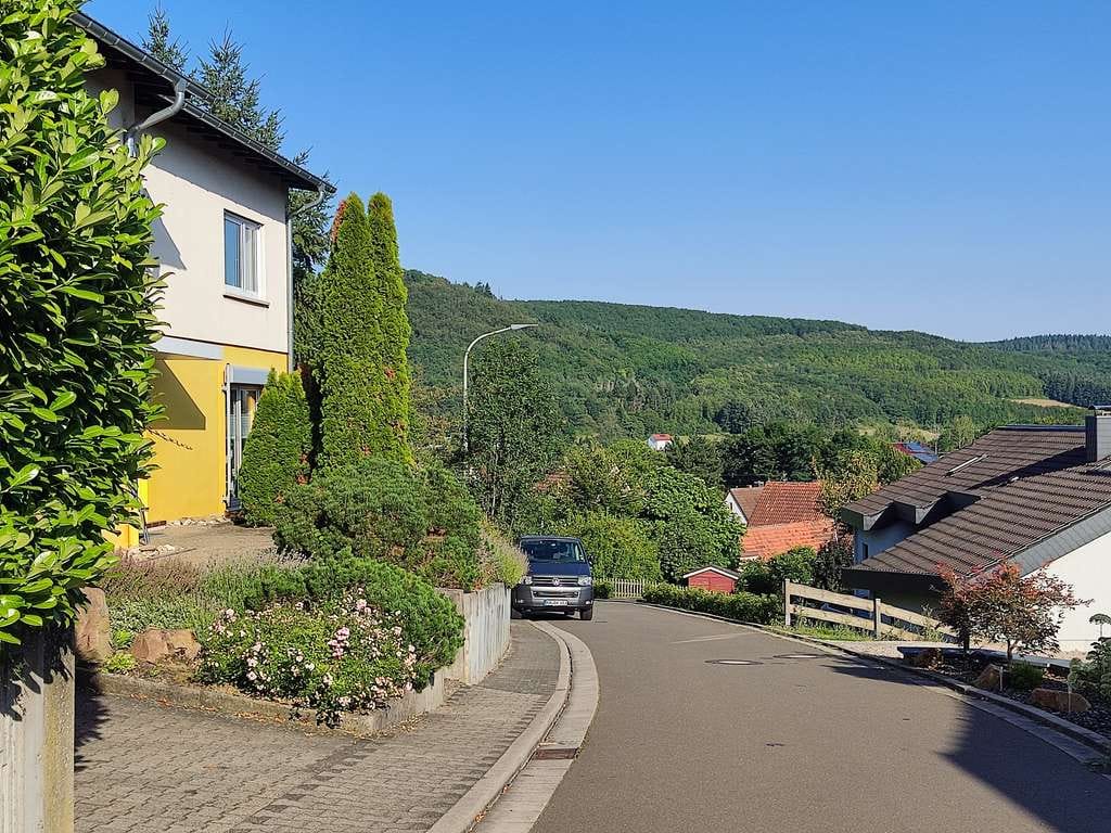 Immobilie in Obermoschel - *VERKAUFT*Unverbaubarer Weitblick, Unten Arbeiten, Oben Wohnen, wie im Bungalow mit Terrasse+Garten - Bild 4