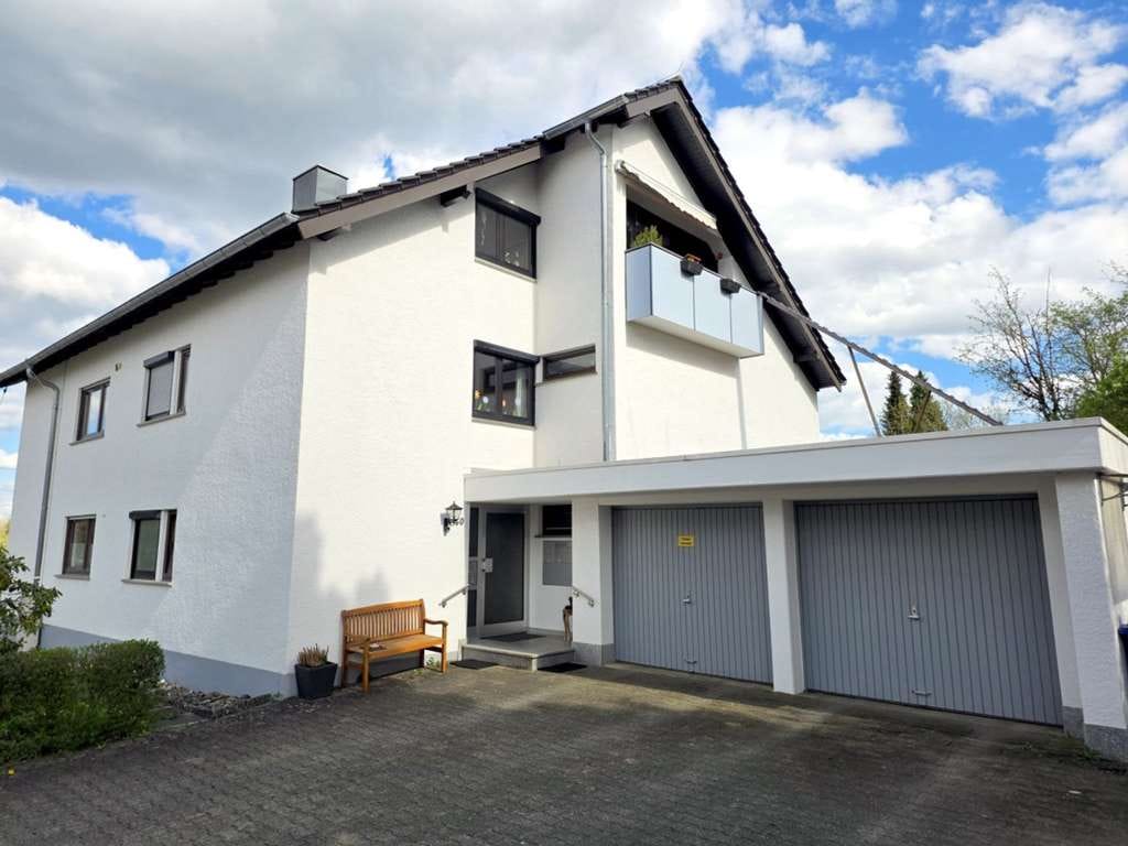 Immobilie in Gschwend - Attraktive Kapitalanlage: Gepflegtes Mehrfamilienhaus mit 7 Wohneinheiten & optionaler Bauplatz - Bild 0