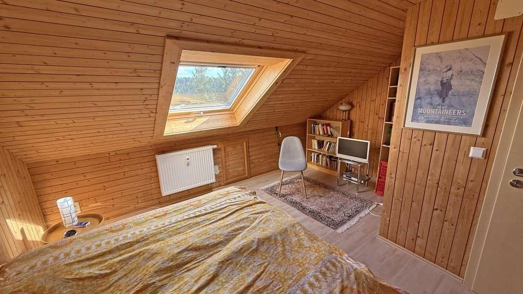 Immobilie in Häusern - Lichtdurchflutete Dachgeschosswohnung mit Charme – Ruhig wohnen im idyllischen Südschwarzwald - Bild 4