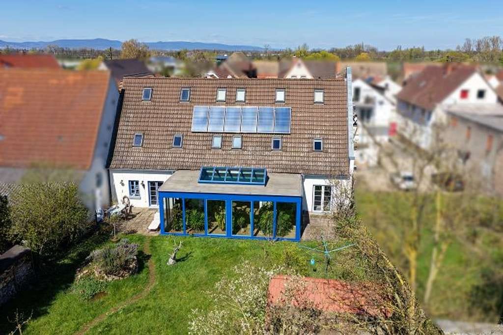 Immobilie in Freisbach - Wunderschön ausgebaute Scheune - Wohnen mit Flair - Bild 0