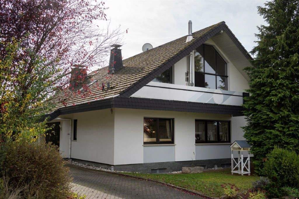 Immobilie in Vöhl - Top gepflegtes, schönes 1-2 Familienhaus in bester Lage vor den Toren Korbachs - Bild 1