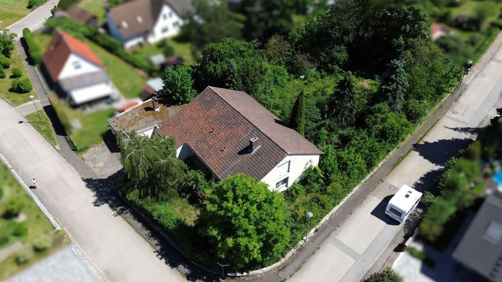 Immobilie in Bechhofen - Einfamillienhaus mit Ausbaureserve, viel Platz und traumhaftem Grundstück - Bild 0
