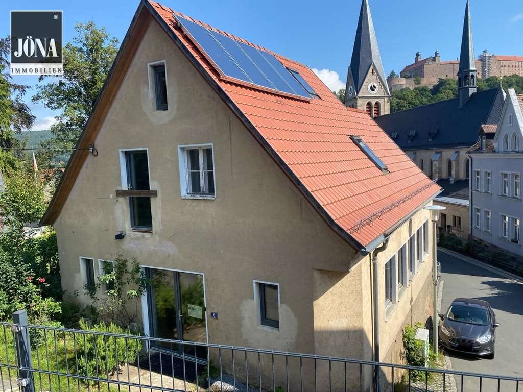 Immobilie in Kulmbach - Saniertes Einfamilienhaus mit Solaranlage in der Innenstadt mit ca. 7,8% Rendite - Bild 0